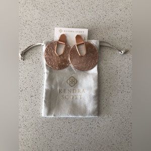 NWT Kendra Scott Diane Rose Gold Earrings in Rose Gold Filigree